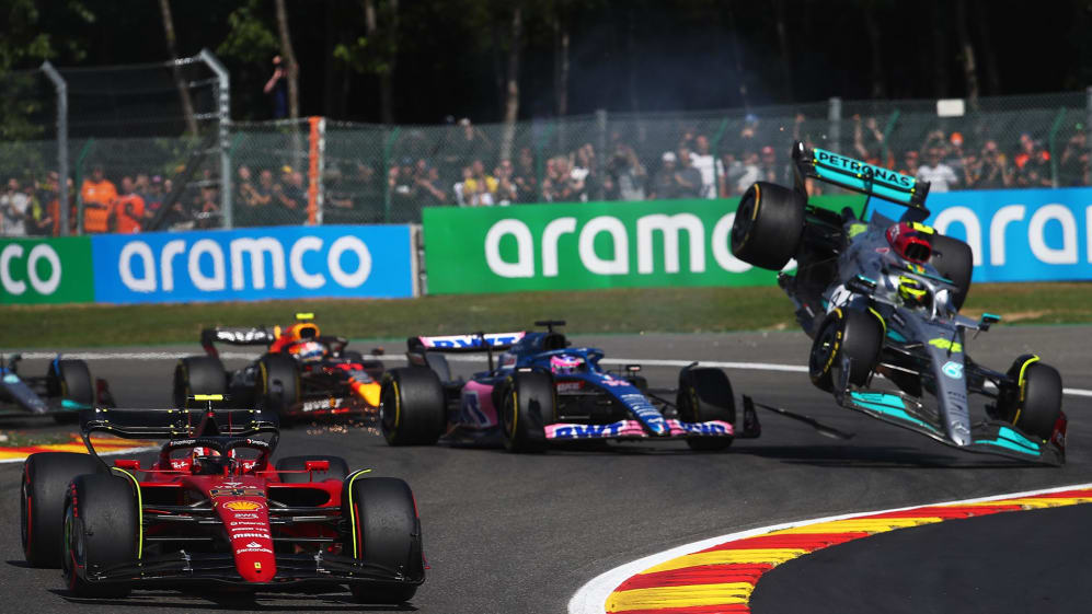 Accidente de Alonso Hamilton Spa.jpg