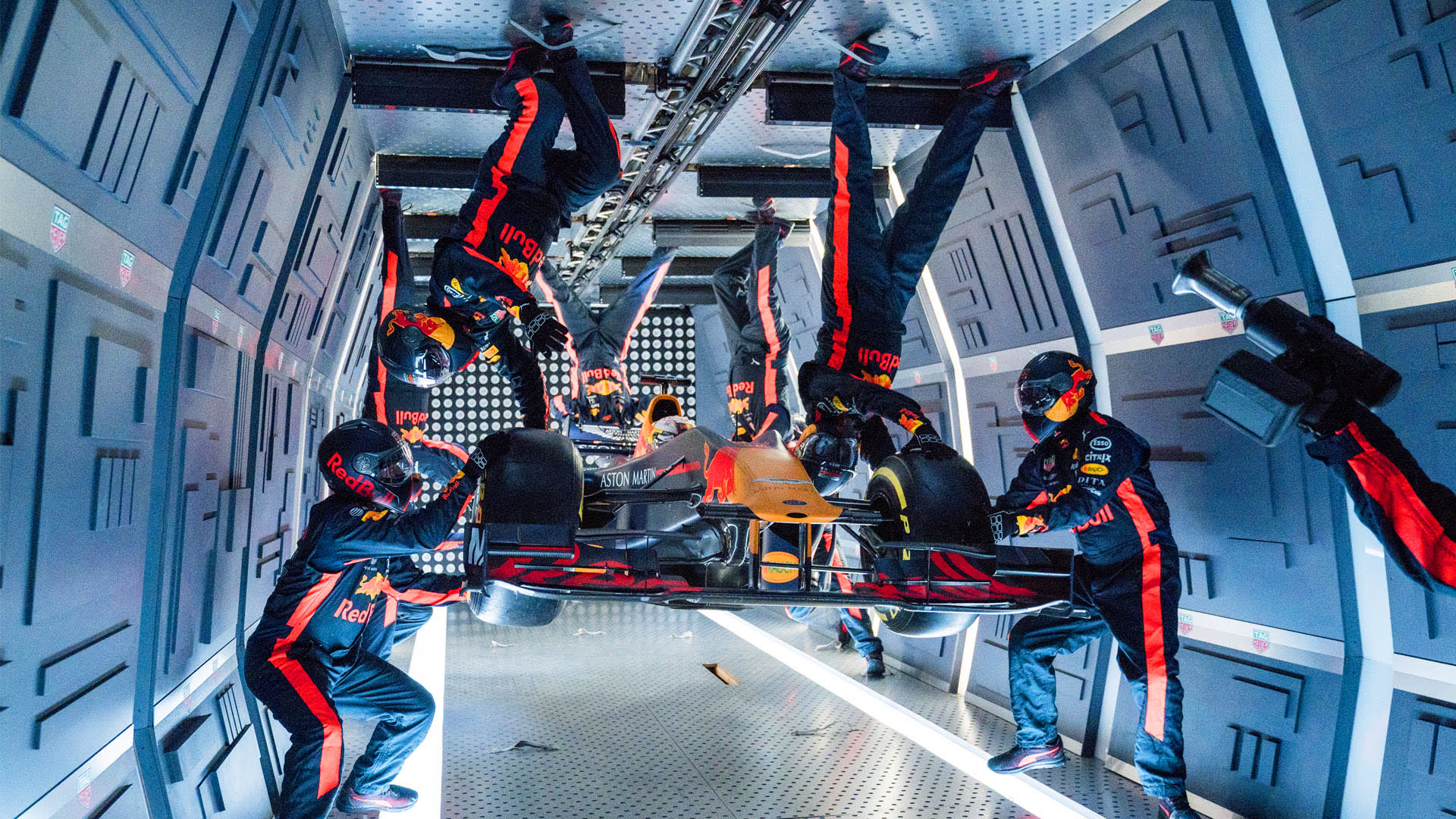 WATCH: Red Bull perform a pit stop in zero | Formula 1®