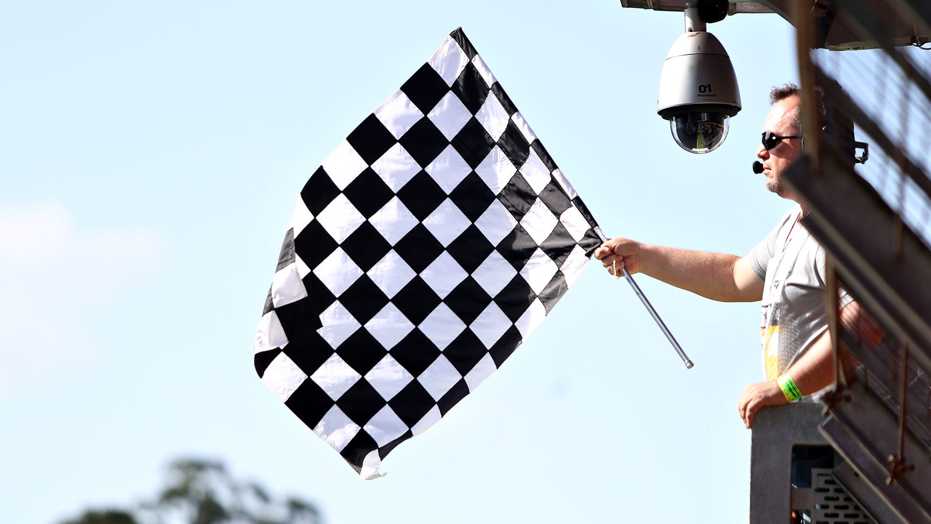Stockcar 17" X 14.5" 5" Handle FORMULA 1/ONE Hand Held CHEQ CHEQUERED Race Flag 
