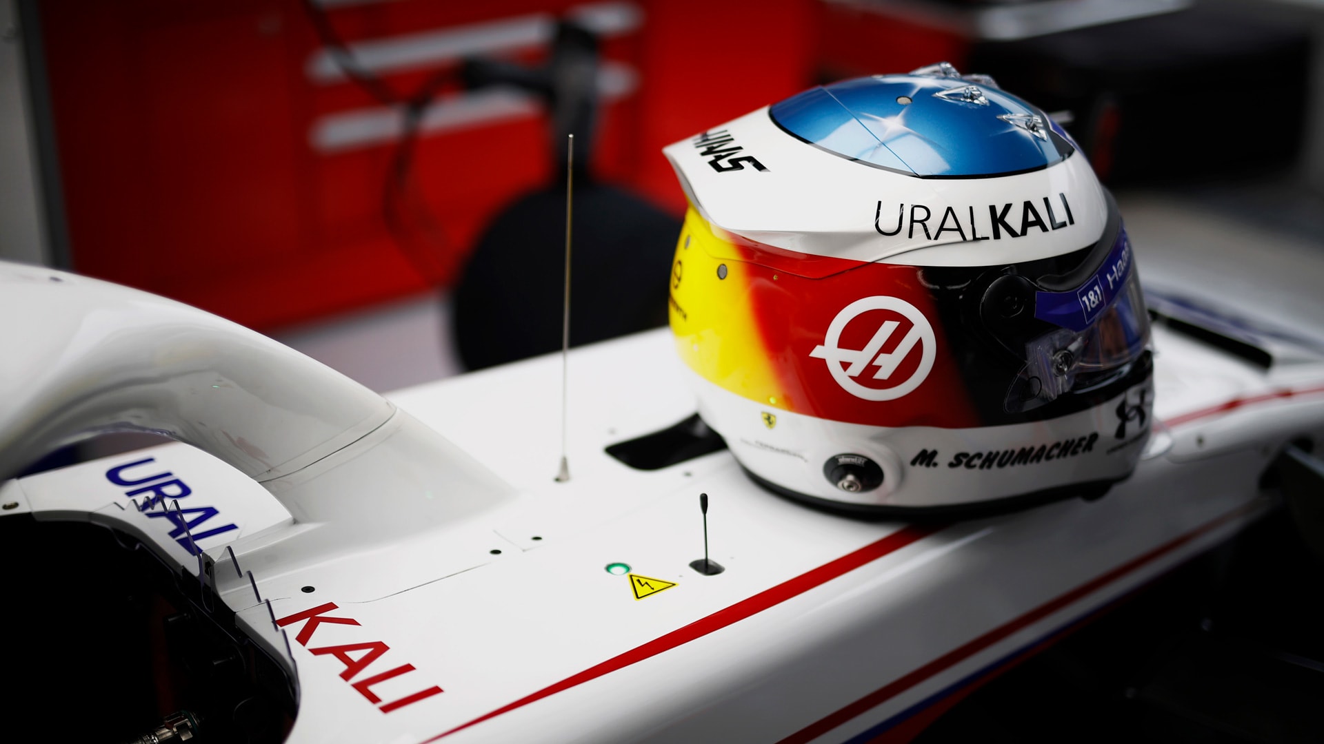 GALLERY: Mick Schumacher marks anniversary of his father's F1 debut with a  special Belgian GP helmet | Formula 1®