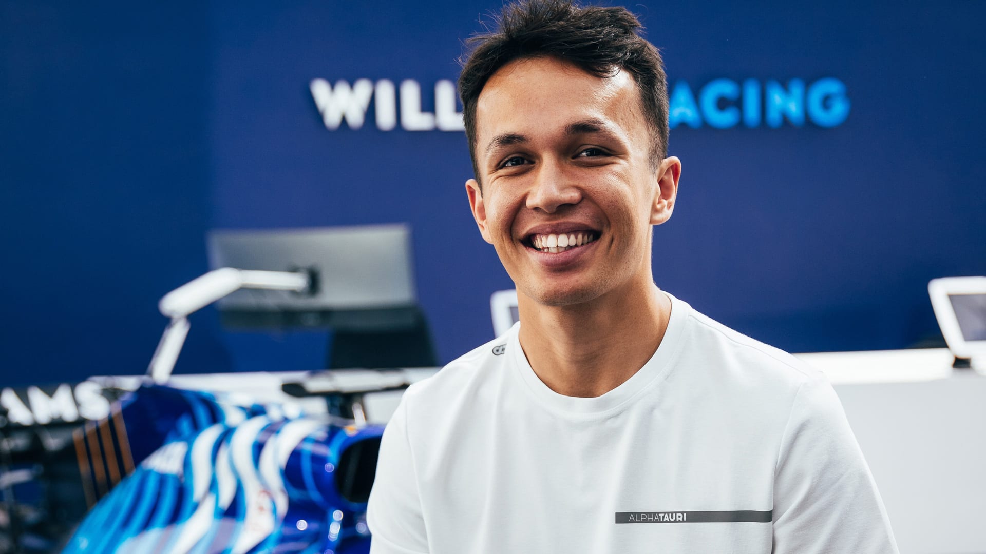 ANALYSIS: Why Williams chose Albon as Russell's replacement – and retained  Latifi for 2022 | Formula 1®