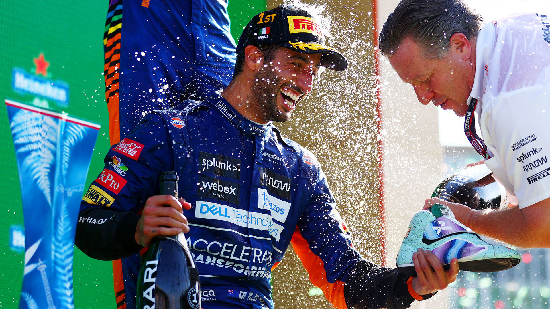 Dopo la prima stagione con il team di Woking, il pilota australiano sembra deciso ad investire nel progetto McLaren.