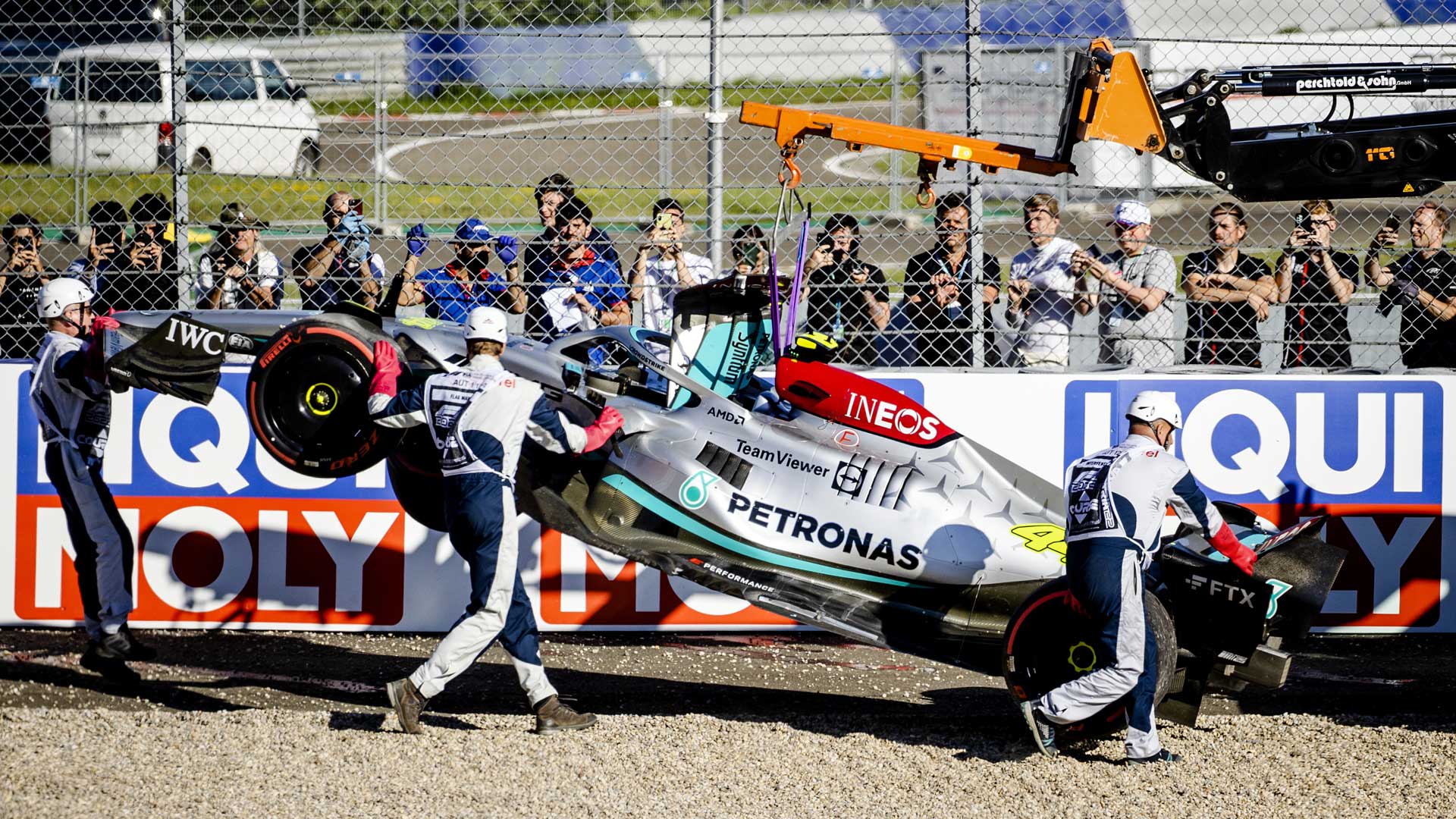 Le patron de la technologie de Mercedes détaille la «réalisation formidable» de l’équipage alors qu’ils réparent les dommages causés par l’accident de qualification à Hamilton en 3,5 heures