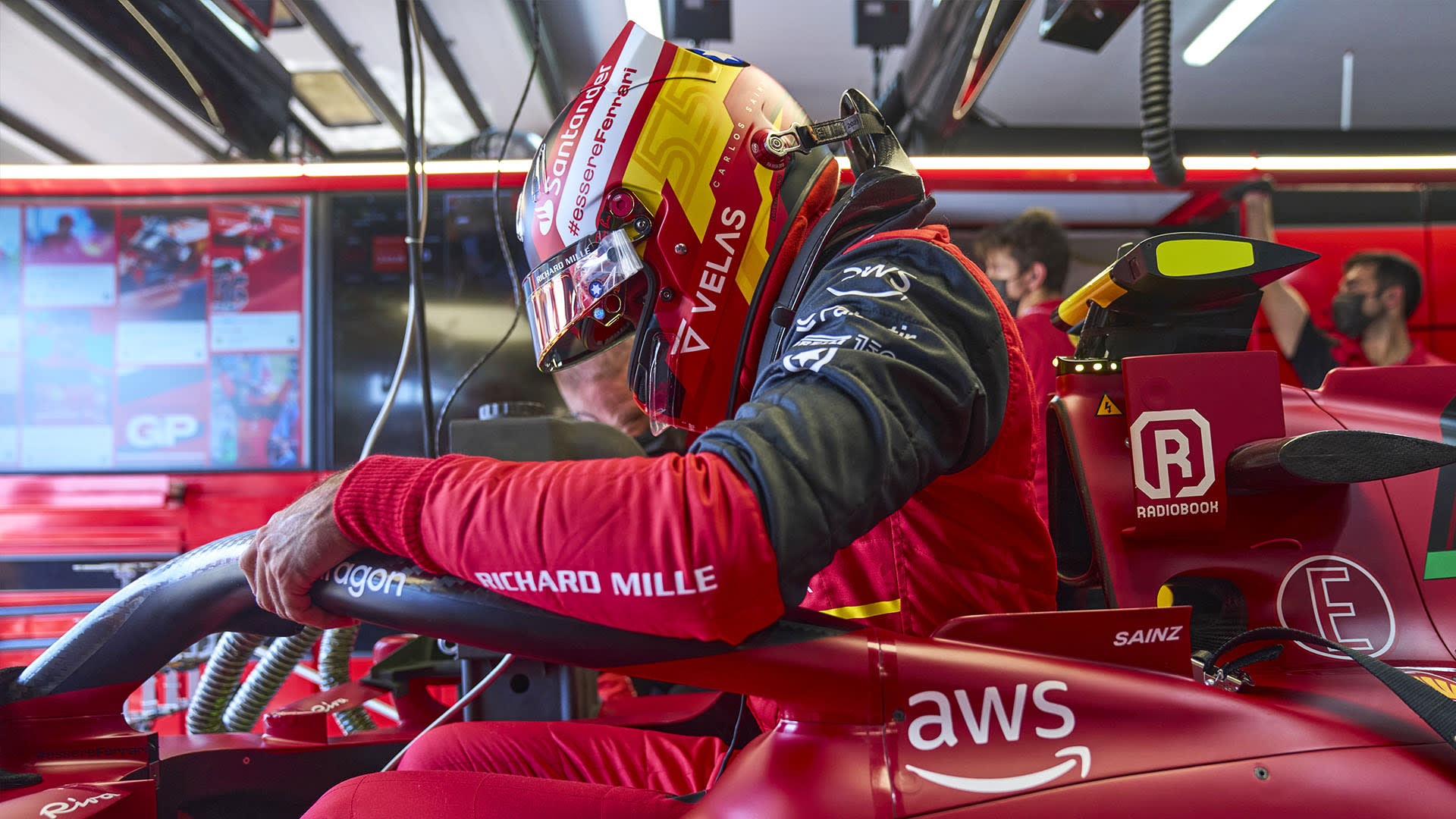 Sainz y Magnussen se preparan para comenzar el Gran Premio de Francia desde la parte trasera de la parrilla después de cambios importantes en la unidad de potencia