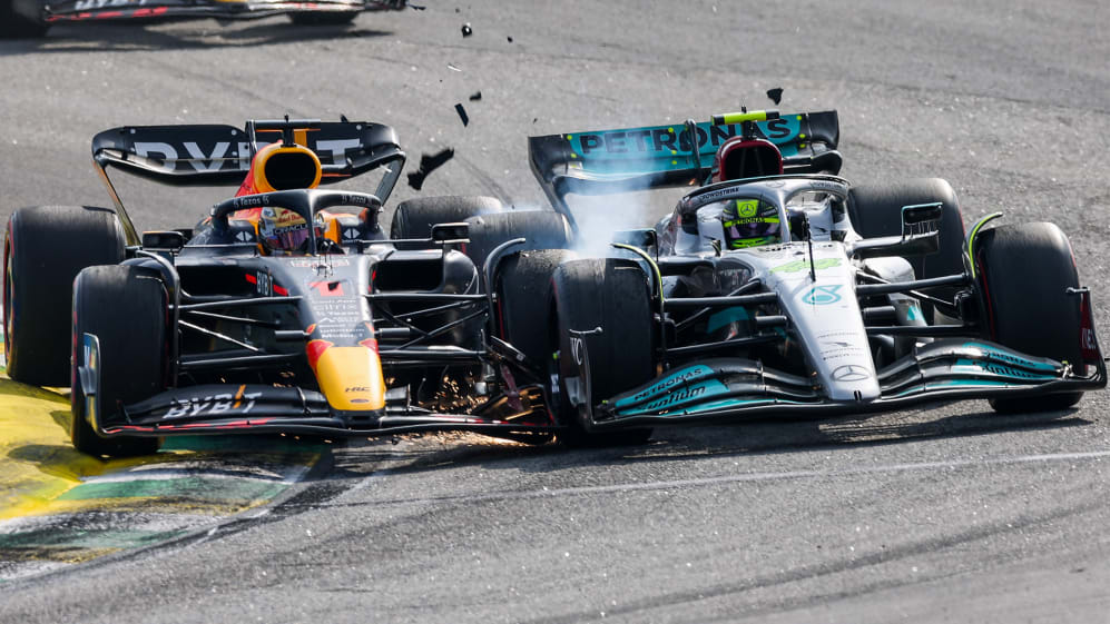 verstappen-hamilton-clash.jpg