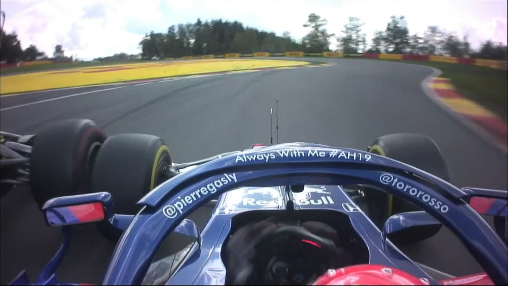 BELGIAN GP: Gasly and Magnussen touch wheels at Les Combes