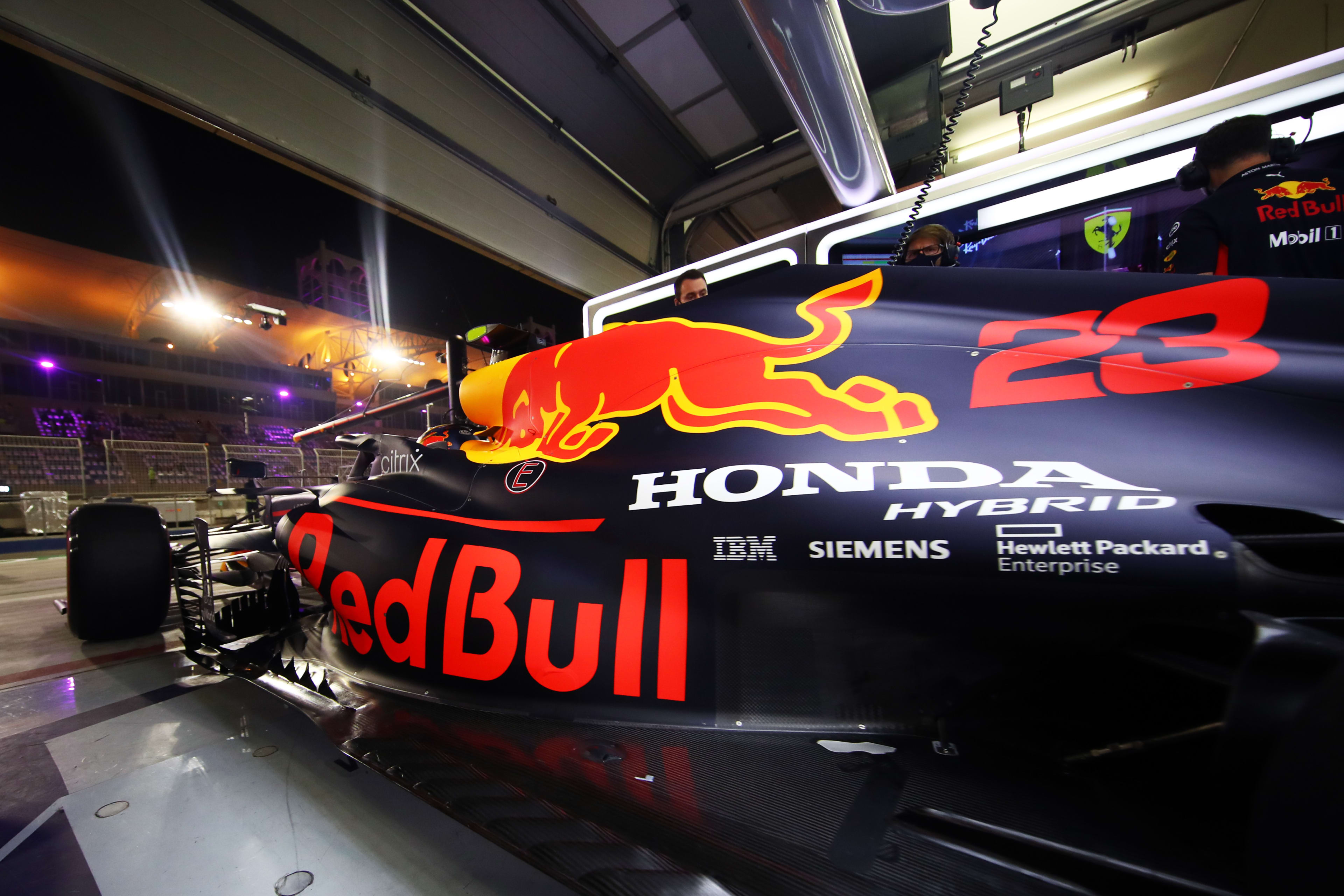 Red Bull Agree Deal To Run Honda Engine Technology Until 25 Formula 1