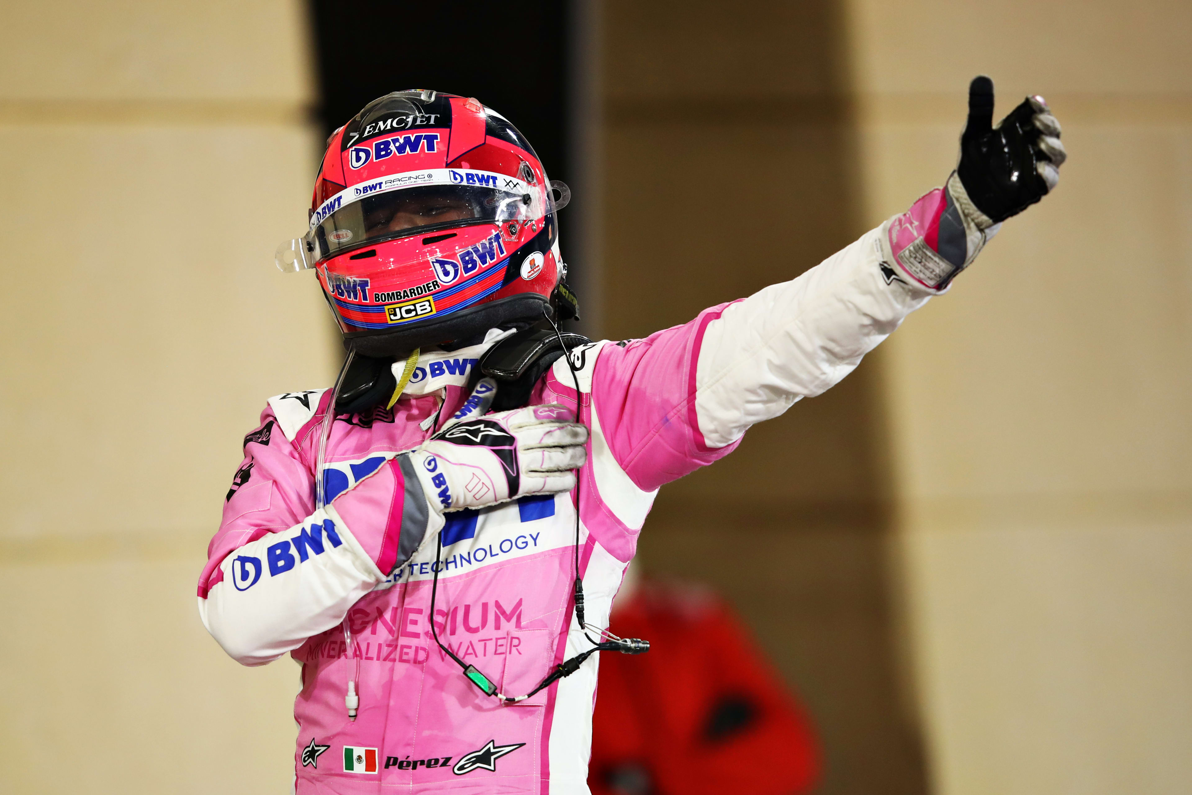 Sakhir Grand Prix 2020 Race Report Highlights Sergio Perez Takes Sensational Debut Win In Sakhir Gp As Tyre Mix Up Ruins Russell S Charge Formula 1