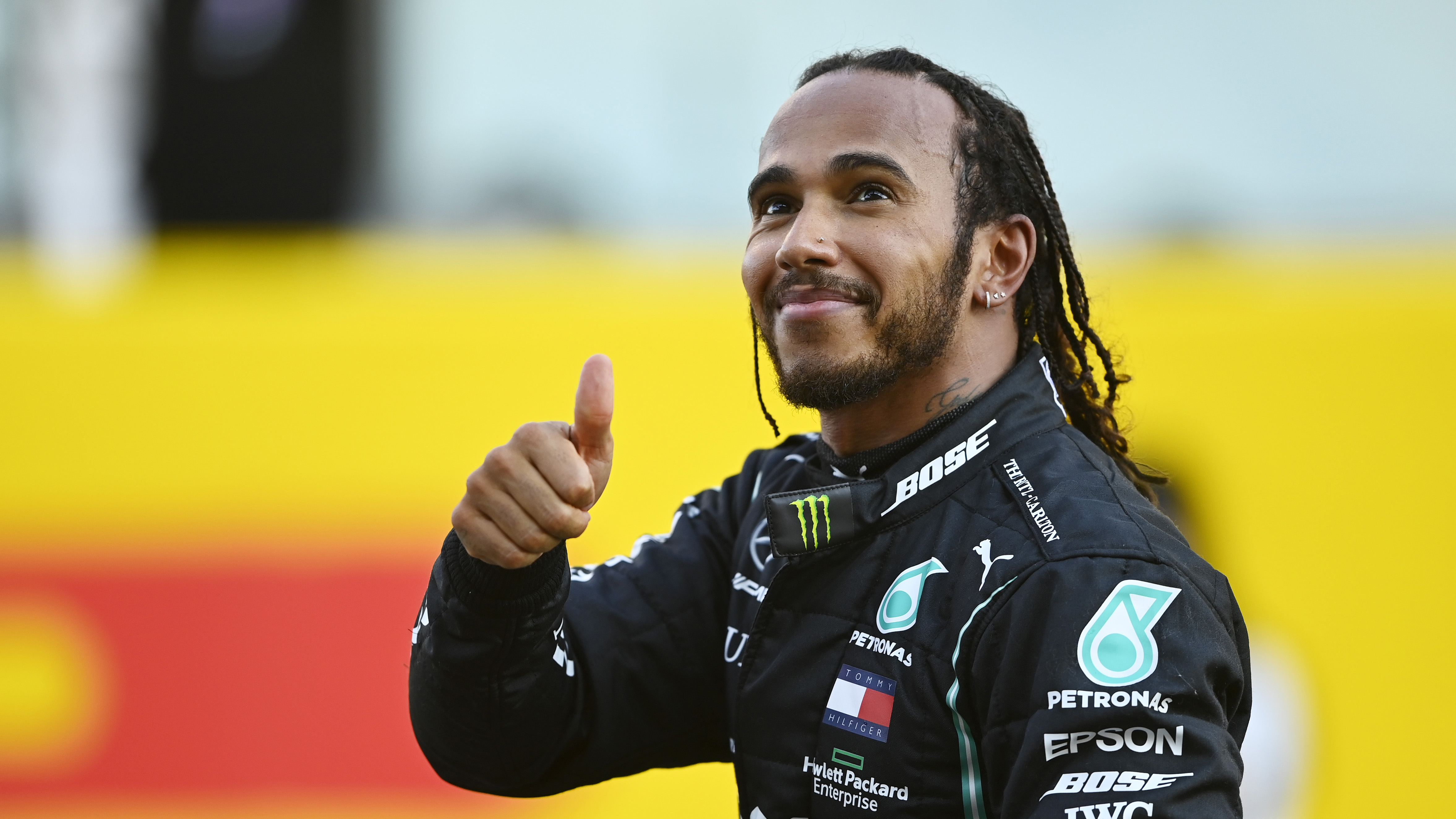 lewis-hamilton-and-mercedes-using-amp39larger-gapsamp39-between-races-to-agree-new-contract-formula-1