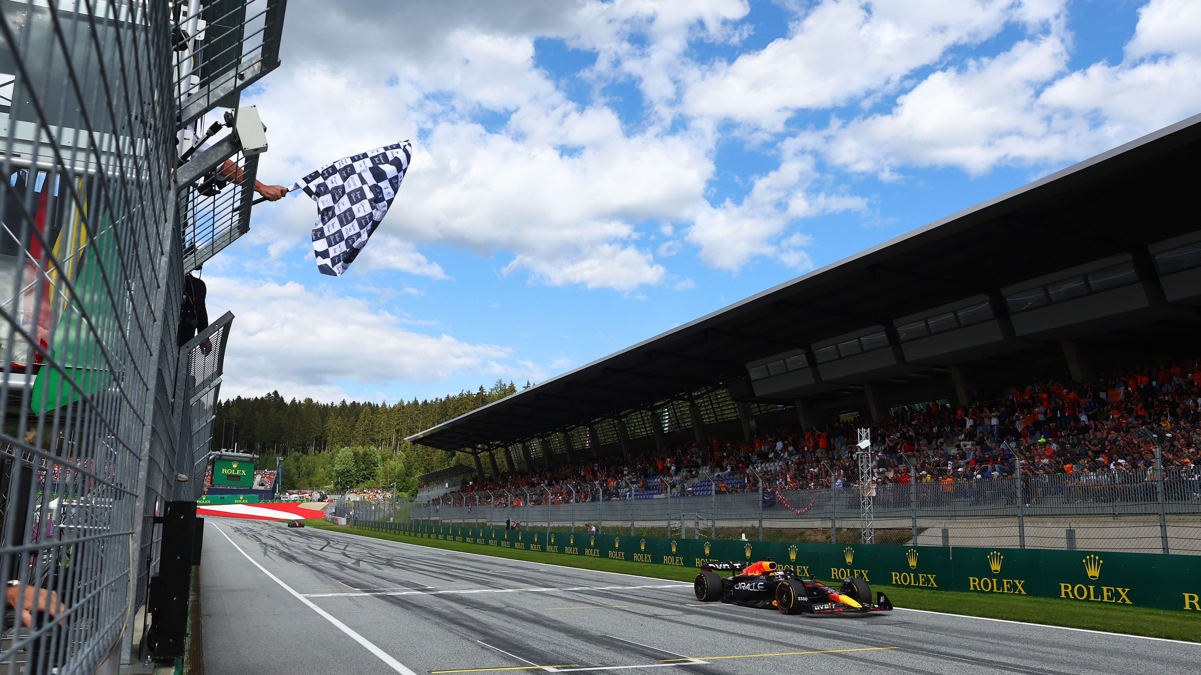 오스트리아 스프린트 2022 보고서 및 하이라이트: Verstappen은 Sprint에서 페라리를 놓고 다투고 오스트리아 그랑프리의 그리드 포인트에서 P1 우승을 이끕니다.