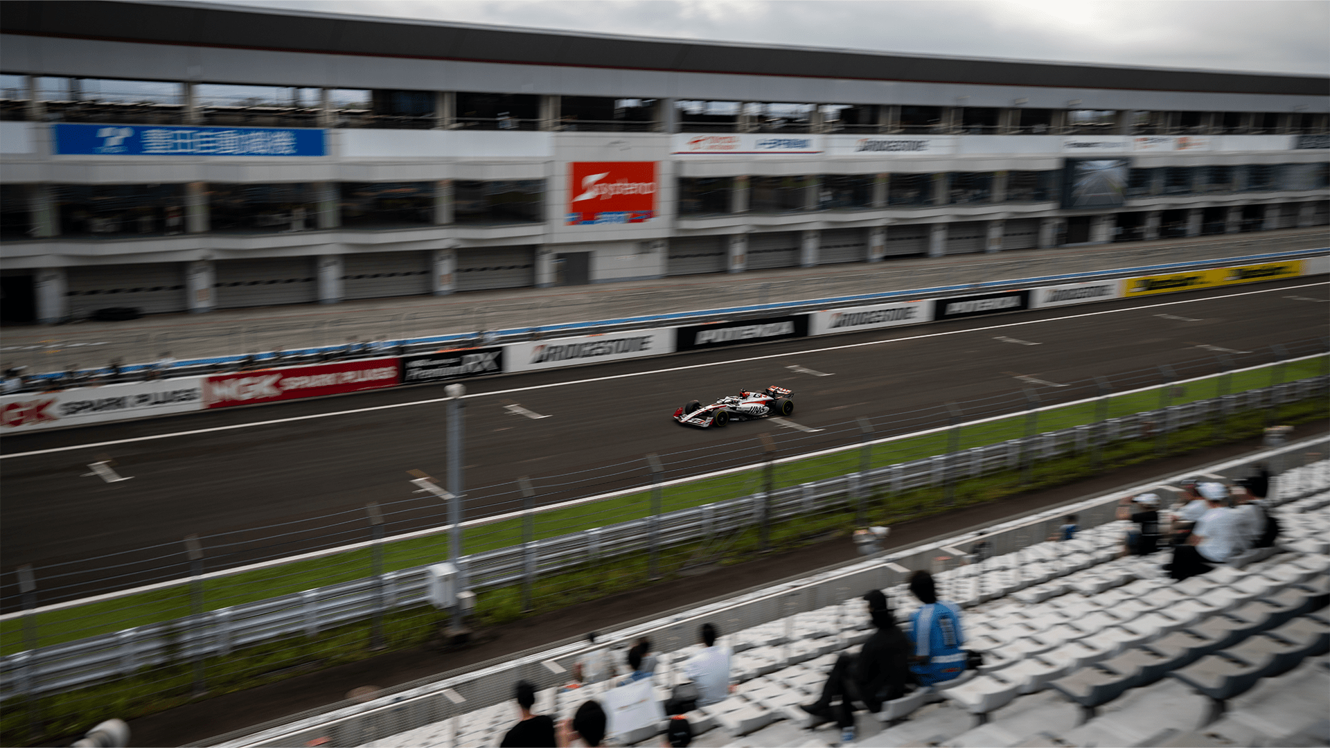 GALLERY: Haas put on another show for fans with special test at